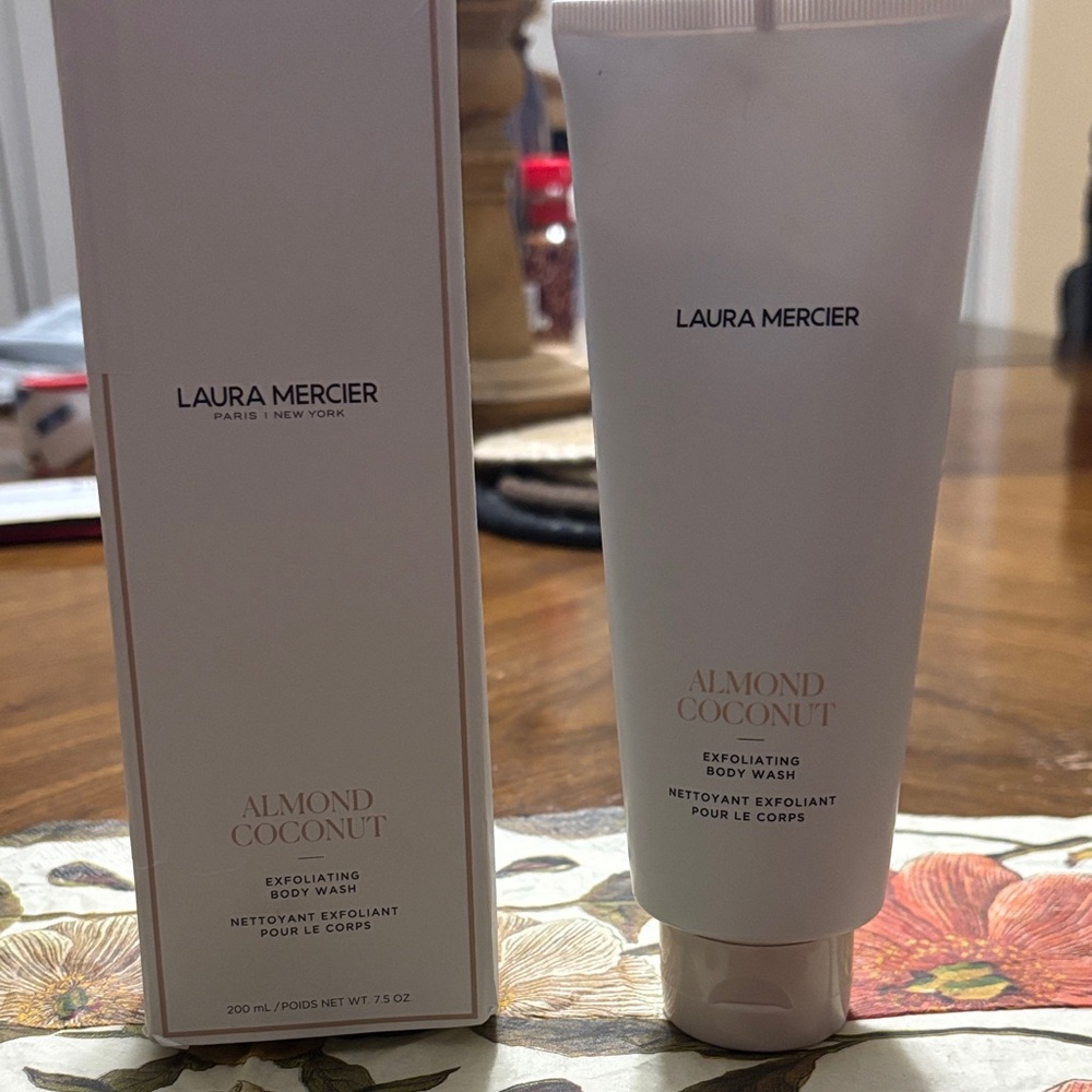 Laura Mercier Almond Coconut Exfoliating Body Wash in Cream Tube